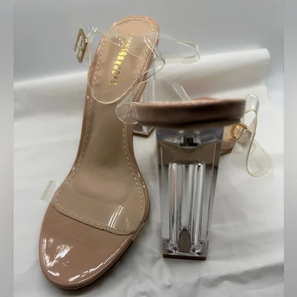 Fashion Nova: The Glass Slipper - Transparent | Size 8.5 - Picture 5 of 7